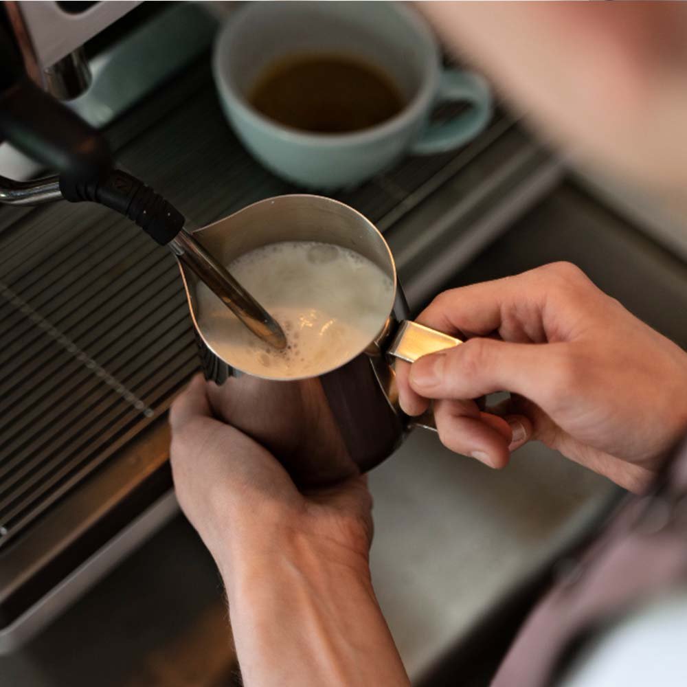 דוכן קפה בריסטה מחמם חלב - עמדת קפה לאירועים - בר קפה לאירוע