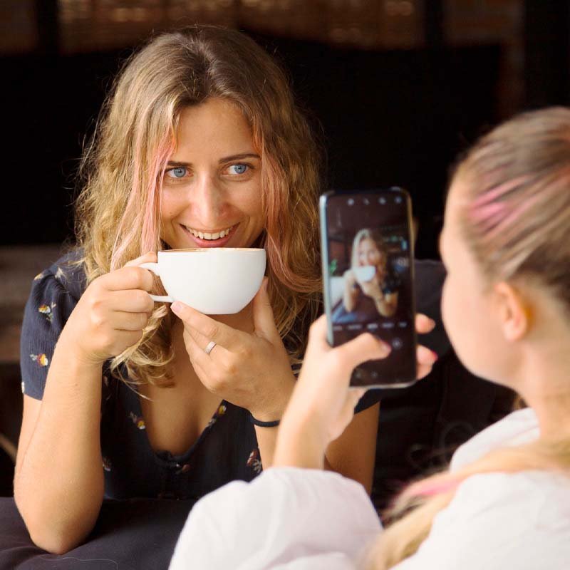 דוכן קפה לאירועים בירושלים - חברות מצטלמות קפה