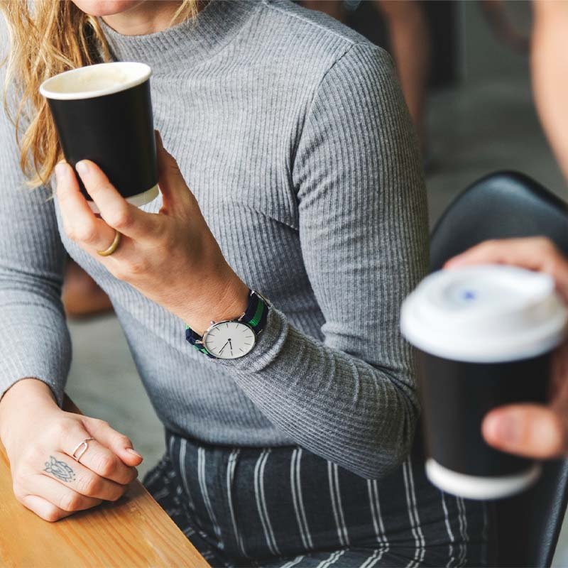 דוכן קפה לאירועים בירושלים - חברות שותים קפה