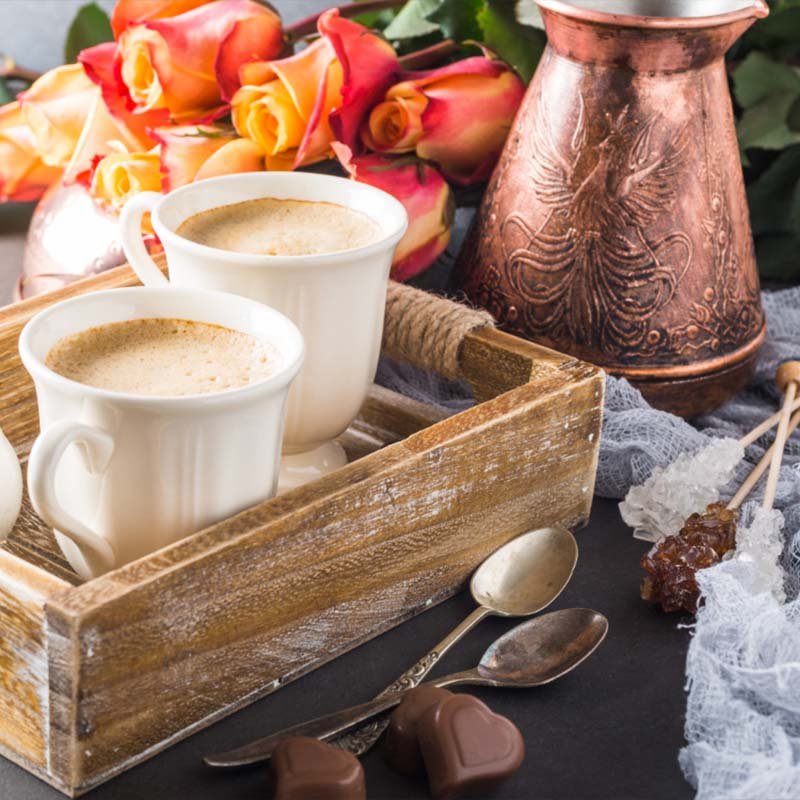 דוכן קפה לחינה - 2 כוסות קפה ופינגאן